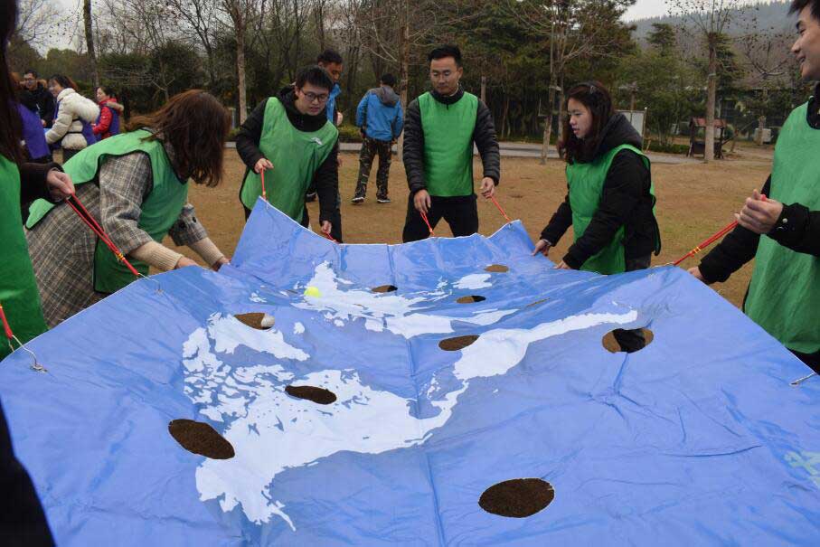 公司拓展訓(xùn)練-世界球